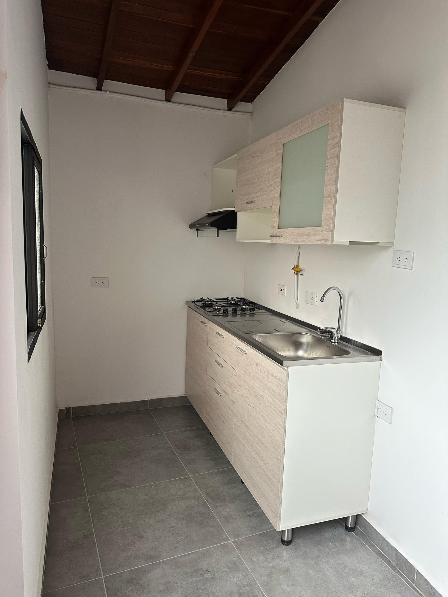 Aparta Estudio Sector Santa Ana Itagui.