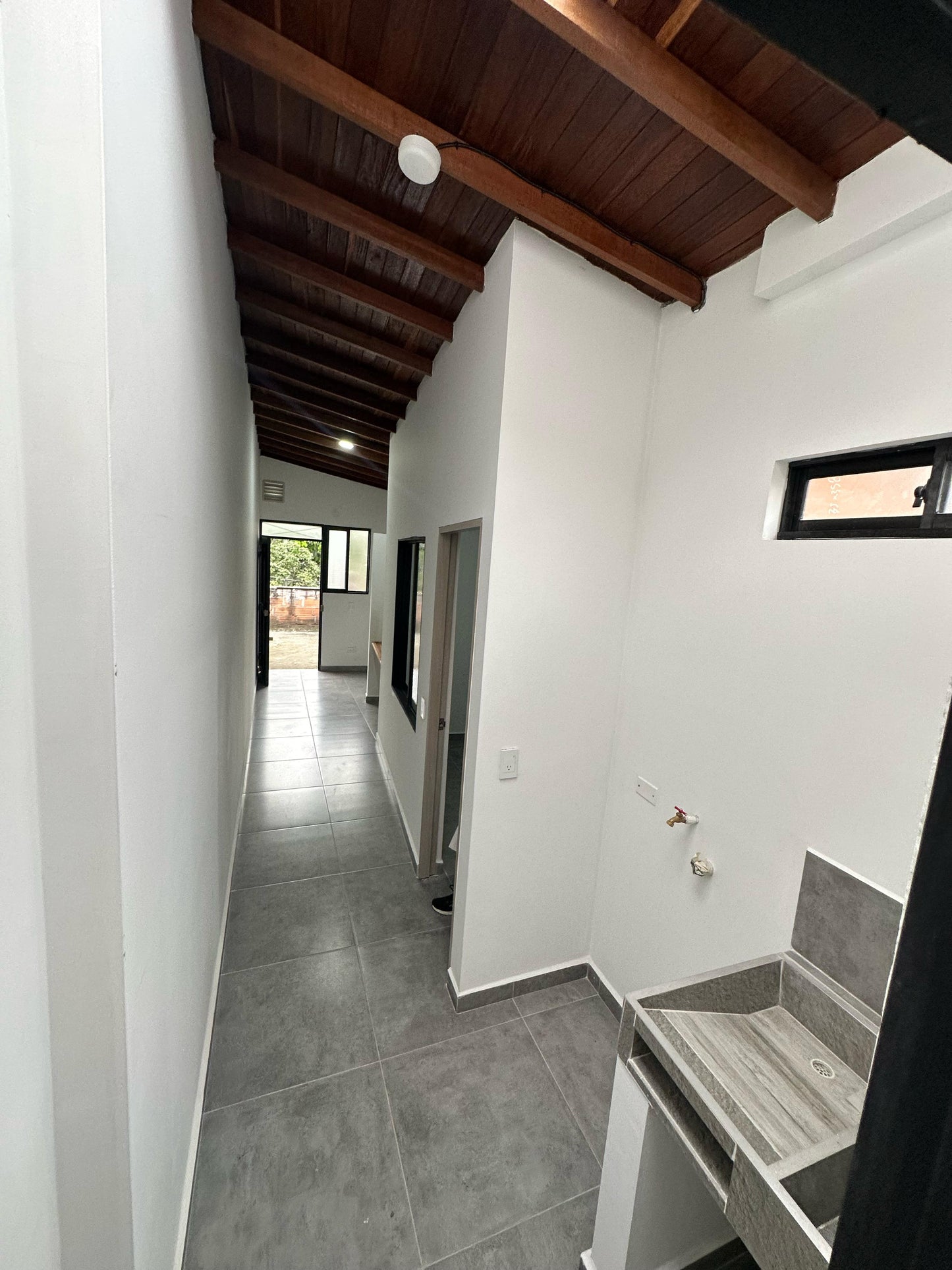 Aparta Estudio Sector Santa Ana Itagui.